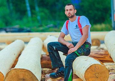 Главный по дереву: как заработать больше 100 млн. рублей в год на рубленых домах